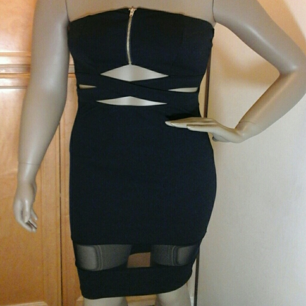 Dress - Picture 2 of 7